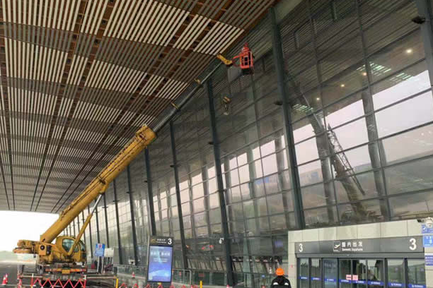 郁南玻璃幕墙维护和保养